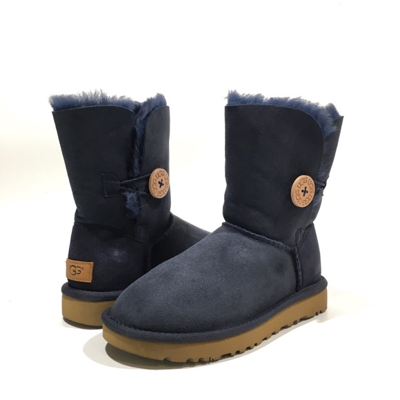 UGG Bailey Button II 1016226 Women’s Boots -Navy Sheepskin -US 5 -NEW - Picture 1 of 8